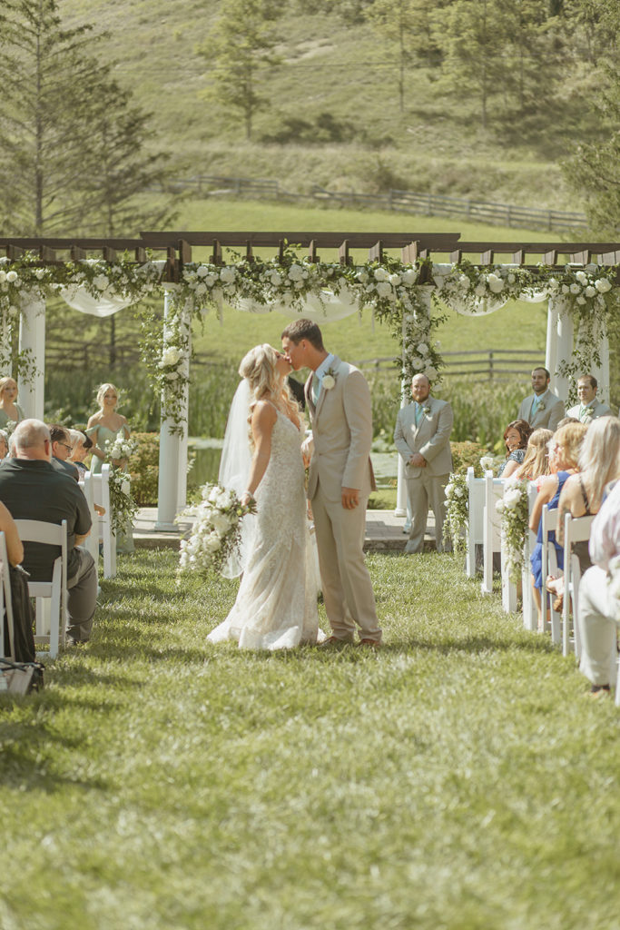 Virginia Wedding Photography | Debbie Elisa Photography | Stonebridge Events Wedding 